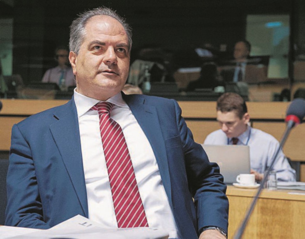 Castiglione inaugura la caserma: ma è senza luce Castiglione inaugura la caserma: ma è senza luce