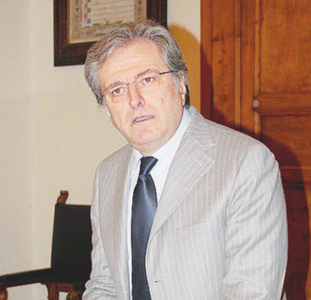 Tangenti per ampliare discarica, arrestato Martino Tamburrano: “A confronto Riina è un cretino” Tangenti per ampliare discarica, arrestato Martino Tamburrano: “A confronto Riina è un cretino”