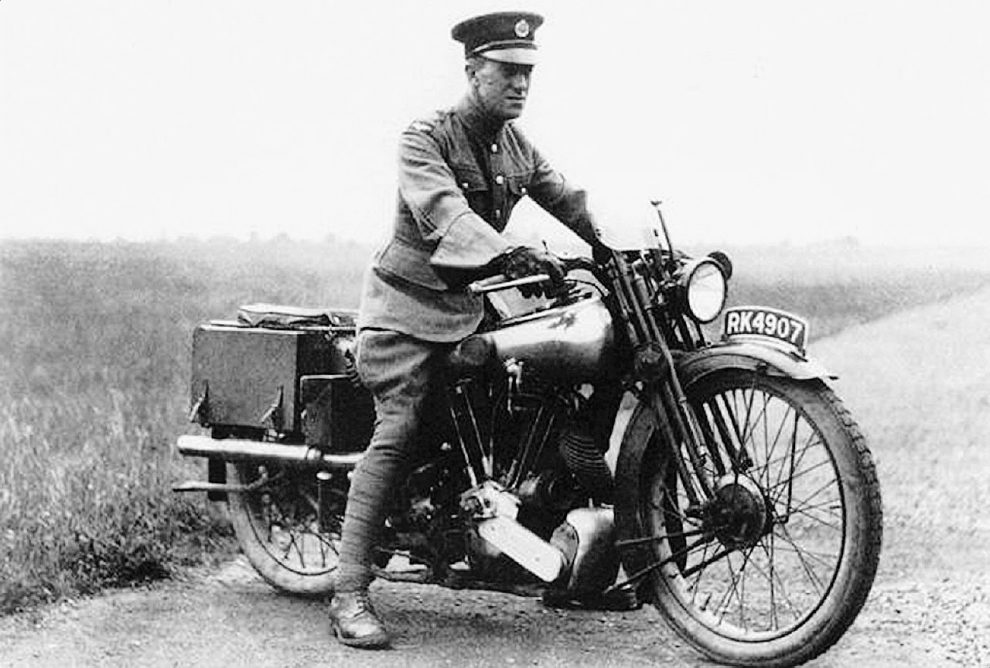La sfida in bici sui Pirenei. Il Tour di Lawrence d’Arabia