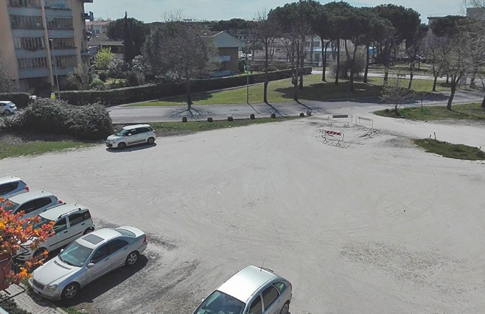 Parcheggi della Versilia pavimentati con residui nocivi dei marmi di Carrara Parcheggi della Versilia pavimentati con residui nocivi dei marmi di Carrara
