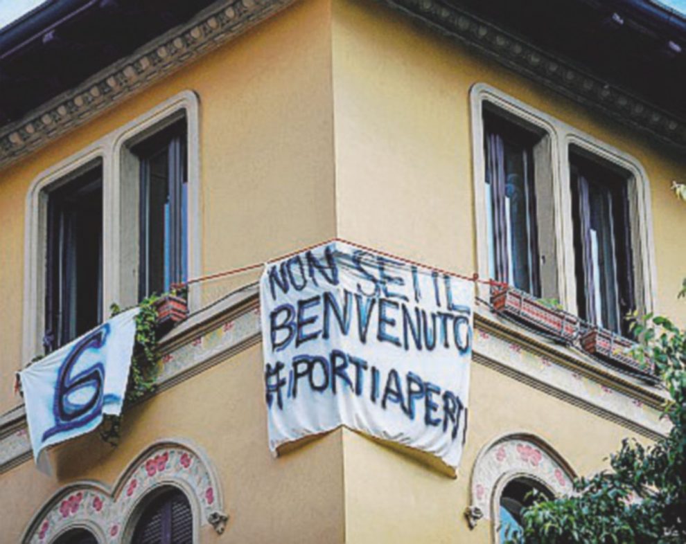 Salvini in fuga, la piazza no: “A Napoli non lo vogliamo” Salvini in fuga, la piazza no: “A Napoli non lo vogliamo”
