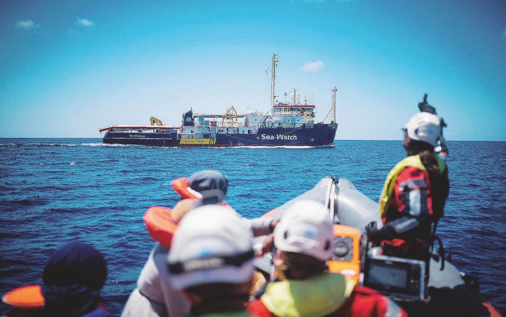 Il pm fa sbarcare i migranti Il capo leghista smentito in tv Il pm fa sbarcare i migranti Il capo leghista smentito in tv
