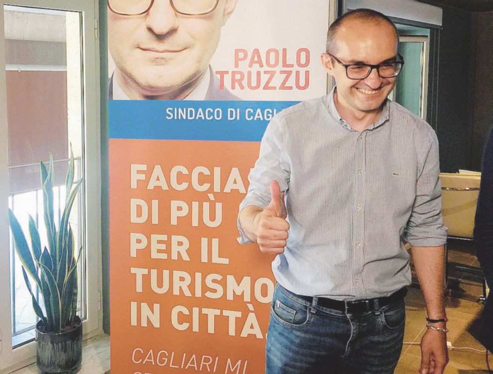 Pure Cagliari svolta a destra. Sinistra e 5Stelle inesistenti Pure Cagliari svolta a destra. Sinistra e 5Stelle inesistenti