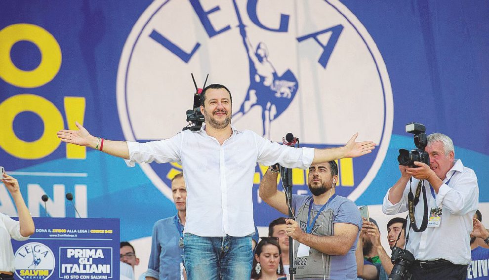 Addio Nord, il Carroccio si chiama “Lega Salvini” Addio Nord, il Carroccio si chiama “Lega Salvini”