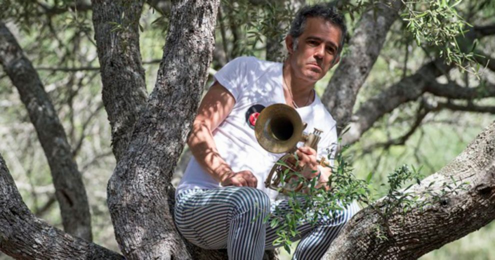 “Sono nato musicista di liscio. Da sardo amo mescolare” “Sono nato musicista di liscio. Da sardo amo mescolare”