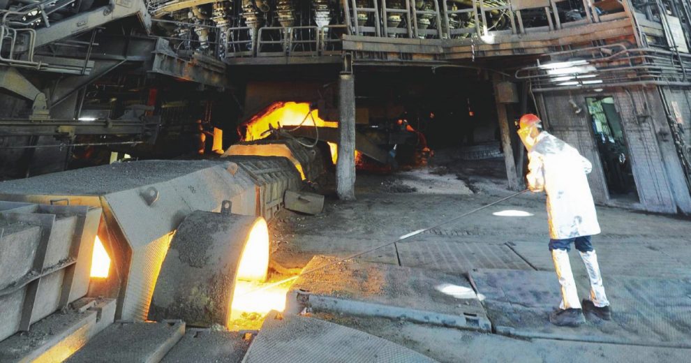 Mittal mente sull’altoforno 2: basso il rischio spegnimento Mittal mente sull’altoforno 2: basso il rischio spegnimento
