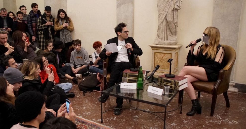 Filosofia d’una Myss: “L’intelligenza è ridere” Filosofia d’una Myss: “L’intelligenza è ridere”