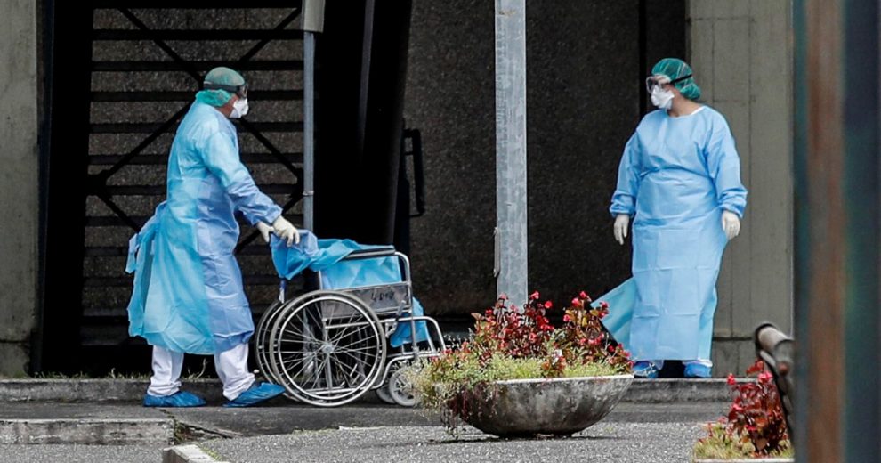 Un caso sospetto tra gli italiani in quarantena Un caso sospetto tra gli italiani in quarantena