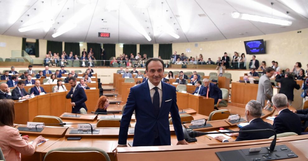 Il centrodestra alza gli stipendi alla giunta, poi deve fare dietrofront: “Ci riproveremo” Il centrodestra alza gli stipendi alla giunta, poi deve fare dietrofront: “Ci riproveremo”
