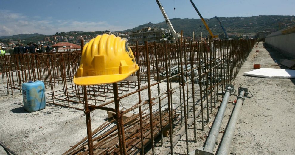 Così la crisi diventa business, tra fondi pubblici e strozzini