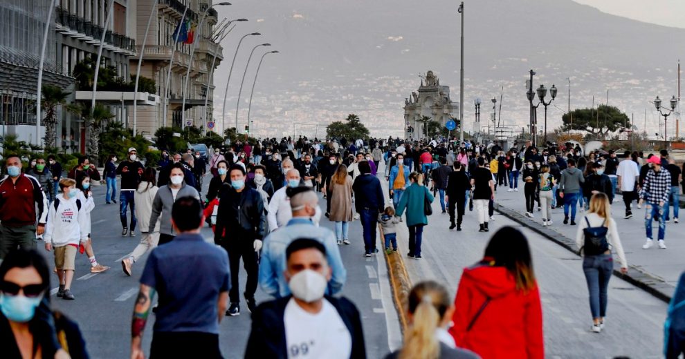 Pochissimi tamponi e reparti già pieni: perché la Campania è un caso nazionale Pochissimi tamponi e reparti già pieni: perché la Campania è un caso nazionale