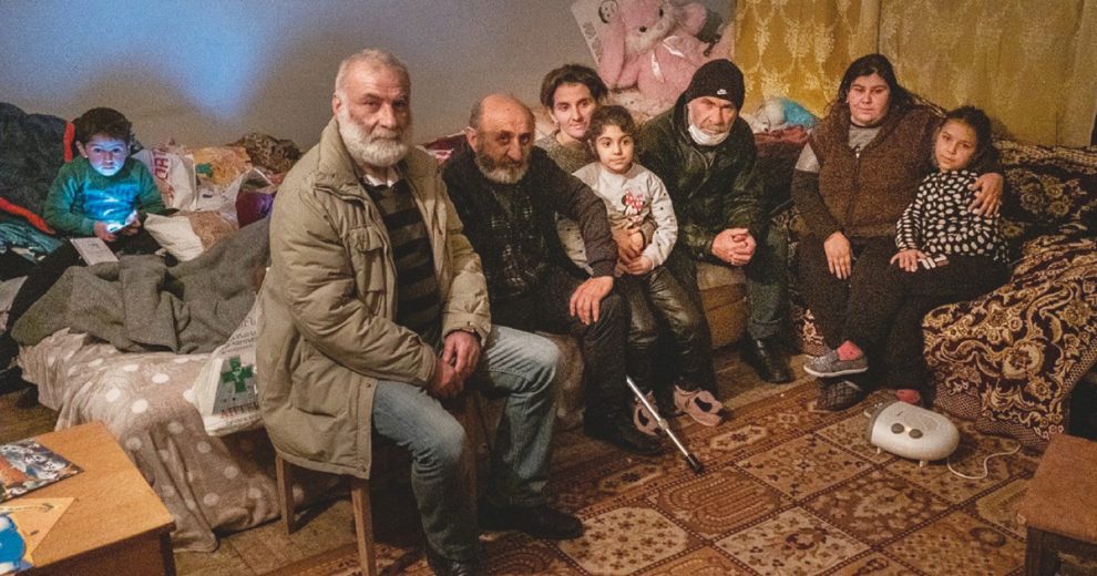 Le conseguenze della guerra 40mila profughi allo sbando Le conseguenze della guerra 40mila profughi allo sbando