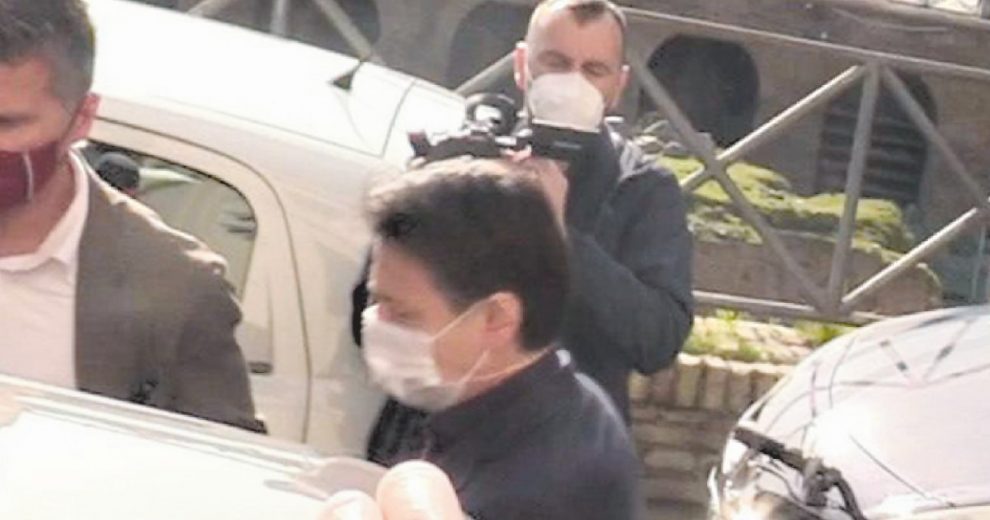 Casaleggio, gli iscritti e le ultime espulsioni: le grane già sul tavolo Casaleggio, gli iscritti e le ultime espulsioni: le grane già sul tavolo