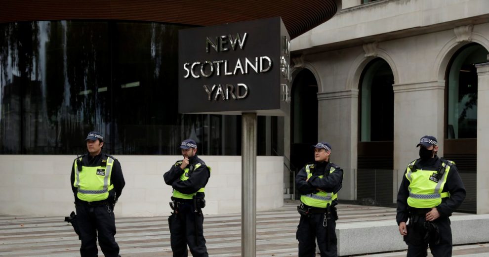 “Siamo tutte Sarah”: Londra scopre la paura della polizia “Siamo tutte Sarah”: Londra scopre la paura della polizia