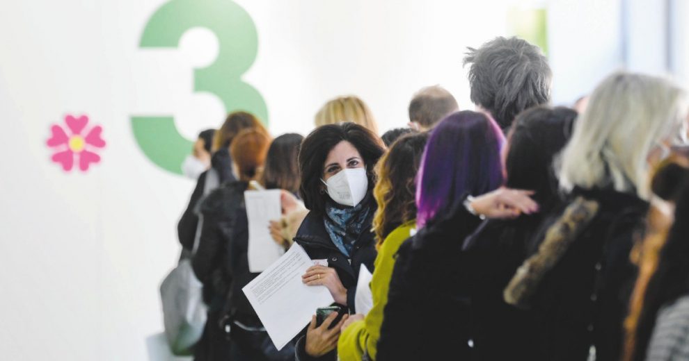 “25 trombosi su 20 mln di vaccinati: Astrazeneca può ripartire da subito” “25 trombosi su 20 mln di vaccinati: Astrazeneca può ripartire da subito”