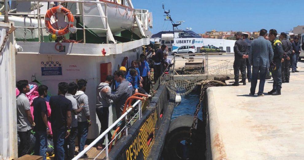 L’armatore della Mare Ionio: “Ho affittato un pattugliatore belga dai mafiosi di Malta” L’armatore della Mare Ionio: “Ho affittato un pattugliatore belga dai mafiosi di Malta”