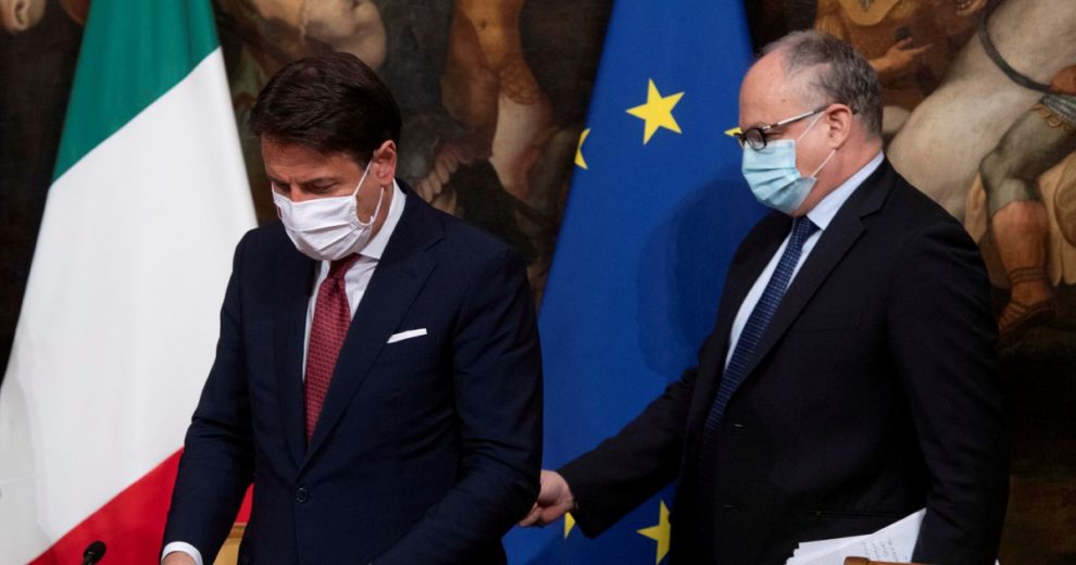 Ora Conte sposa la Raggi. Via Zinga, arriva Gualtieri Ora Conte sposa la Raggi. Via Zinga, arriva Gualtieri