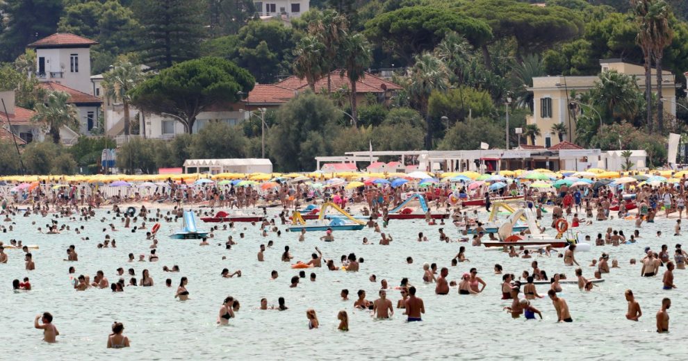Oggi la Sicilia (la Regione meno immunizzata) torna gialla Oggi la Sicilia (la Regione meno immunizzata) torna gialla
