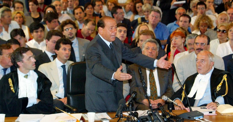12 condoni, flop alla Consulta e porcata Maccanico-Schifani 12 condoni, flop alla Consulta e porcata Maccanico-Schifani