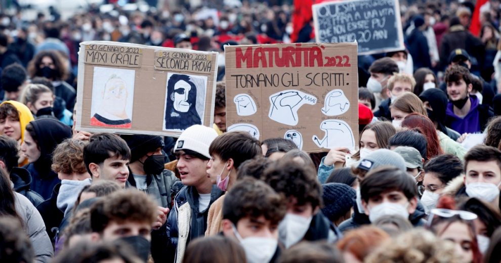 Maturità, la seconda prova “non si tocca”. Bianchi tira dritto. Studenti presto in piazza Maturità, la seconda prova “non si tocca”. Bianchi tira dritto. Studenti presto in piazza