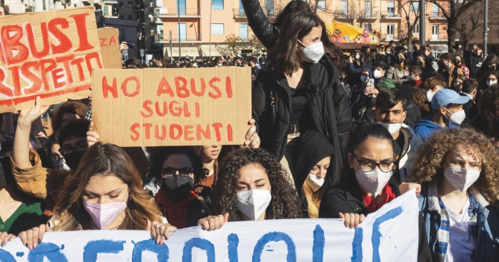 Liceo di Cosenza, occupazione finita: lunedì tutti in aula Liceo di Cosenza, occupazione finita: lunedì tutti in aula